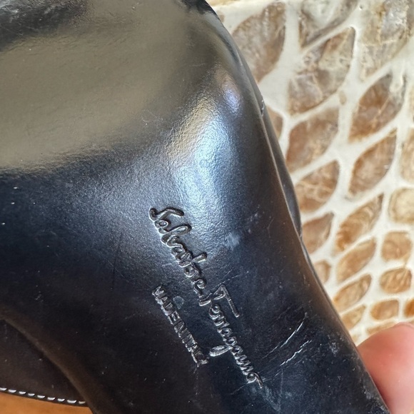 Salvatore Ferragamo Black Slingback Heels Peep-Toe Leather Sandals size 8.5B - Picture 10 of 12